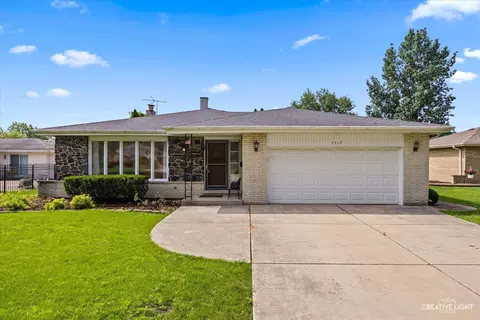 1517 71st St, Darien, IL 60561