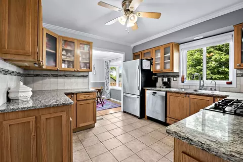 310 Stoney Brook Ct, Algonquin, IL 60102 photo 8