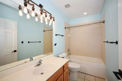 231 N West St #0, Wheaton, IL 60187 photo 24