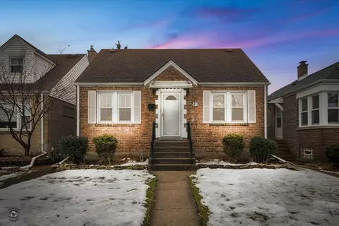 2835 W 97th Pl, Evergreen Park, IL 60805