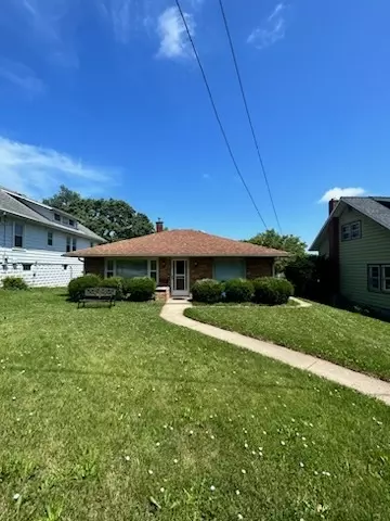 815 E 3rd St, Dixon, IL 61021
