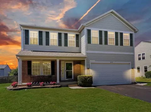 322 Hawthorn Ln, Antioch, IL 60002