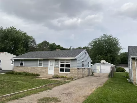 623 Westgate Dr, Aurora, IL 60506