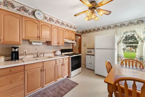 3017 Sangamon St, Steger, IL 60475 photo 9