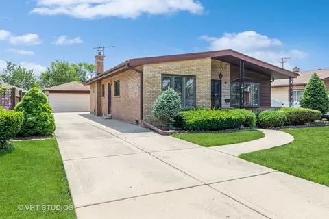 8551 W Normal Ave, Niles, IL 60714