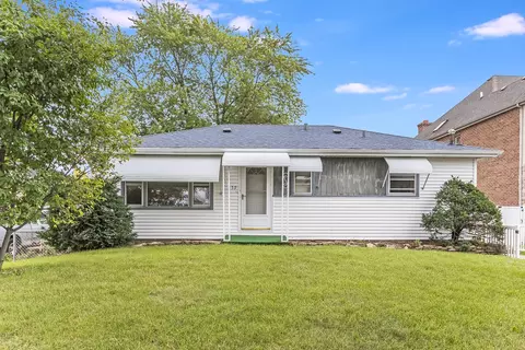 559 N Van Auken St, Elmhurst, IL 60126