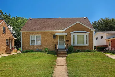 1031 Glenwood Ave, Waukegan, IL 60085