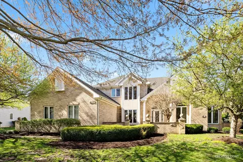 6 Mossfield Ct, Sugar Grove, IL 60554