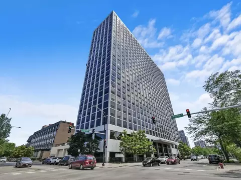 4343 N Clarendon Ave #2712, Chicago, IL 60613
