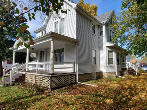 301 W Crawford St, Peotone, IL 60468