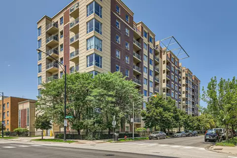 100 N Hermitage Ave #811, Chicago, IL 60612