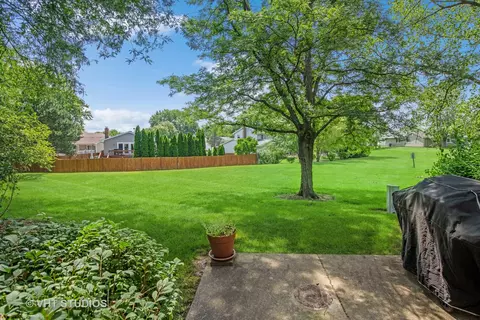 4527 Opal Dr, Hoffman Estates, IL 60192 photo 18