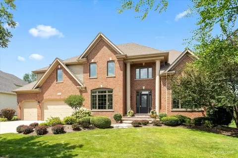 2373 Kane Ln, Batavia, IL 60510