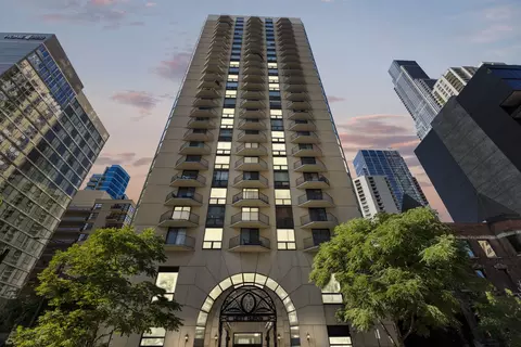 70 W Huron St #2602, Chicago, IL 60654