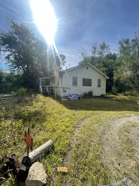 322 S Sheridan Rd, Lakemoor, IL 60051