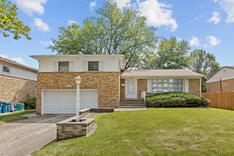 1561 Lee Ave, Melrose Park, IL 60160 photo 2
