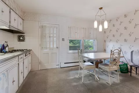 1561 Lee Ave, Melrose Park, IL 60160 photo 8