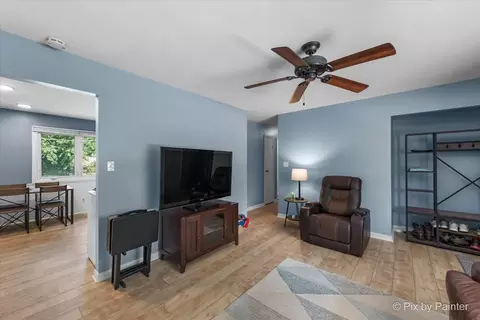 5504 Thelen Ave, Mchenry, IL 60050 photo 4