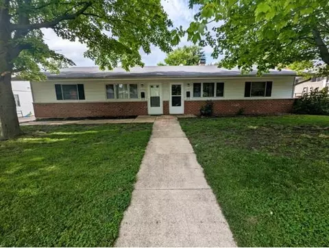 1735 Plum St, Aurora, IL 60506