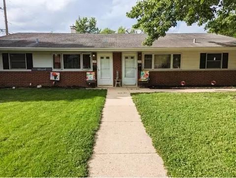 1727 Plum St, Aurora, IL 60506