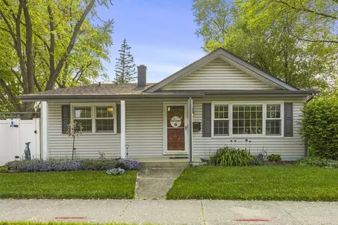 1320 Elm St, Wheaton, IL 60189