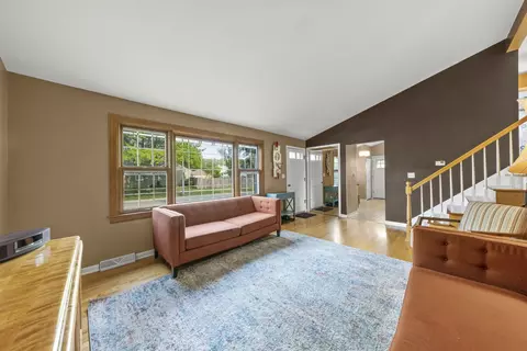 1320 Elm St, Wheaton, IL 60189 photo 4