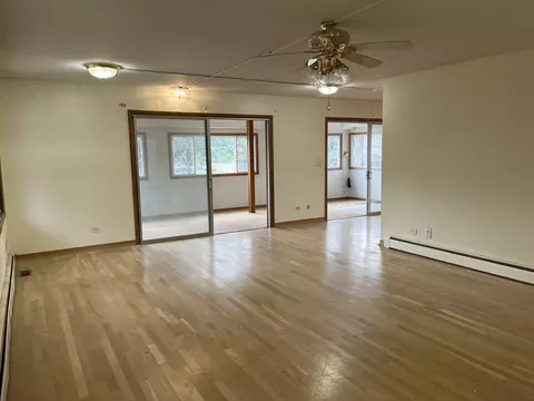 320 Bellaire Ave, Des Plaines, IL 60016 photo 4