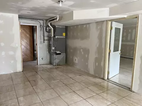 320 Bellaire Ave, Des Plaines, IL 60016 photo 8