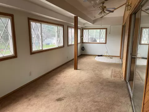 320 Bellaire Ave, Des Plaines, IL 60016 photo 13