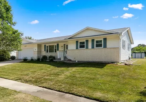 1202 N Oak St, Normal, IL 61761