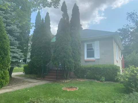 5005 Florence Ave, Downers Grove, IL 60515