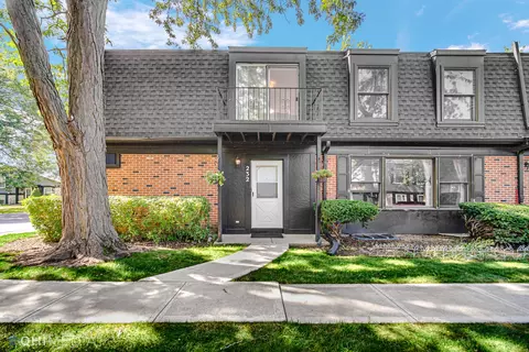 232 Inverrary Ln #232, Deerfield, IL 60015
