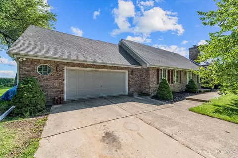 650 Donald St, Hinckley, IL 60520