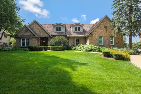 3806 Royal Fox Dr, Saint Charles, IL 60174