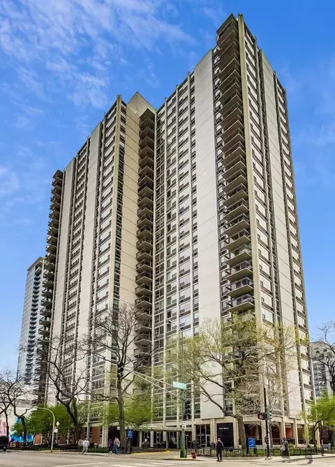 1255 N Sandburg Ter #1801, Chicago, IL 60610