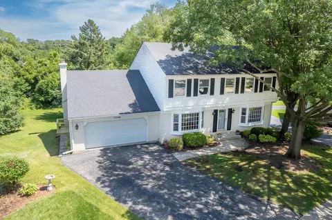 1216 Laurel Ct, Downers Grove, IL 60515