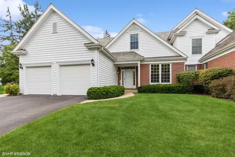442 Woodward Ct, Lake Forest, IL 60045