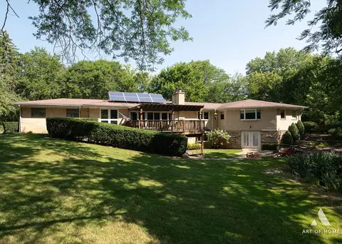 125 Howe Ter, Barrington, IL 60010