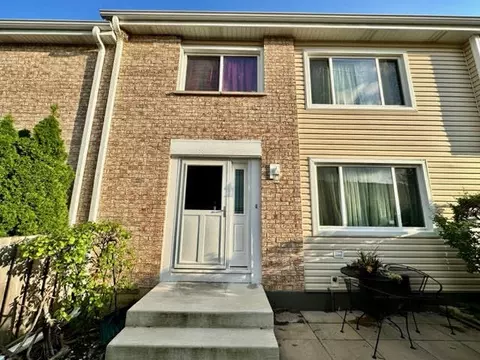 293 Barclay Dr, Glendale Heights, IL 60139