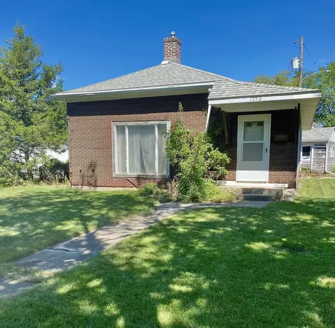1252 Phelps St, Ottawa, IL 61350