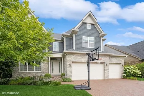 906 Red Oak Dr, Western Springs, IL 60558