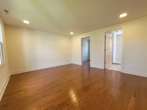 869 Greenview Ave, Des Plaines, IL 60016 photo 17