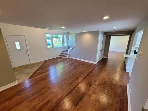 869 Greenview Ave, Des Plaines, IL 60016 photo 7