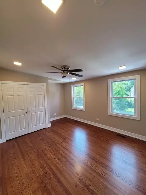 869 Greenview Ave, Des Plaines, IL 60016 photo 12