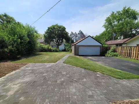 869 Greenview Ave, Des Plaines, IL 60016 photo 3
