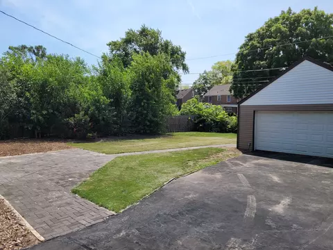 869 Greenview Ave, Des Plaines, IL 60016 photo 5