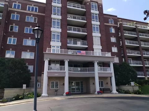 7061 W Touhy Ave #503, Niles, IL 60714