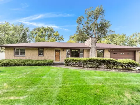 815 Barber Ln, Joliet, IL 60435