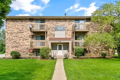 8337 Woodland Dr #A, Darien, IL 60561