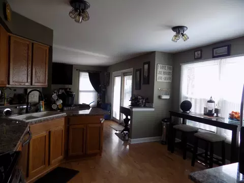 305 Hickory Oaks Dr, Bolingbrook, IL 60490 photo 8